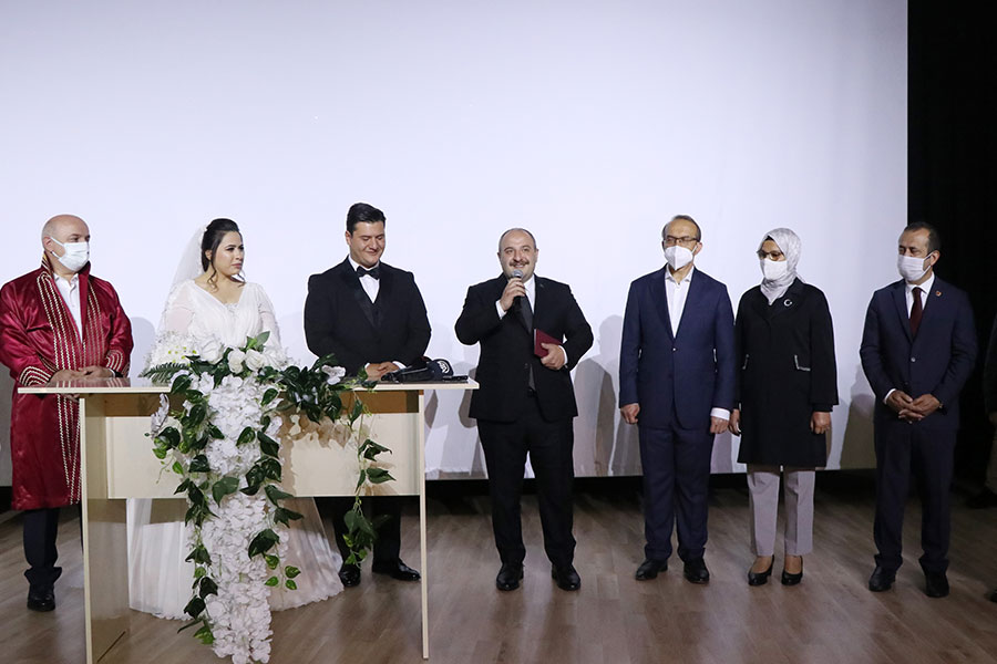 SÖZÜNÜ TUTTU, NİKAH ŞAHİDİ OLDU