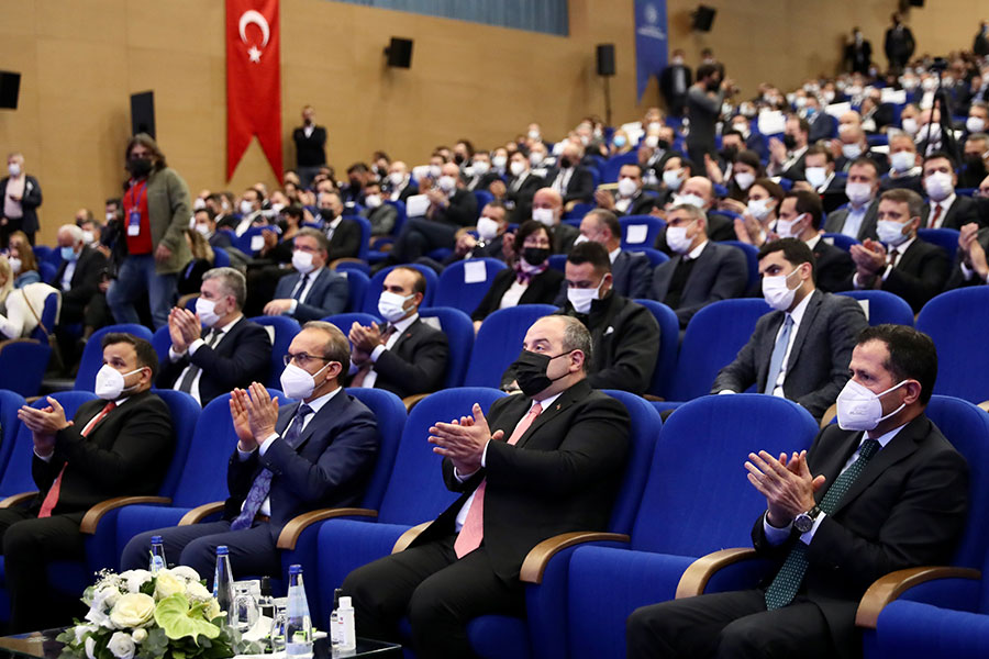 AR-GE VE TASARIM MERKEZLERİ İLE TEKNOLOJİ BÖLGELERİ ZİRVESİ
