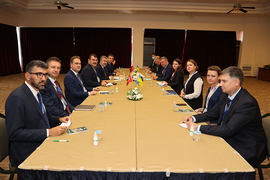 TÜRKİYE’NİN SANAYİ TECRÜBESİ UKRAYNA’YA TAŞINIYOR