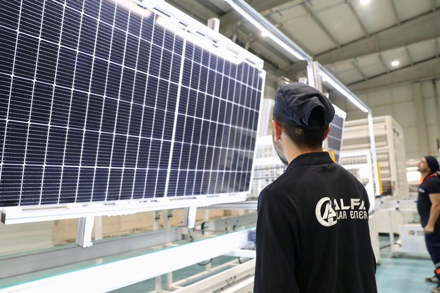 TÜRKİYE’NİN GÜNEŞ ENERJİSİ ATAĞI